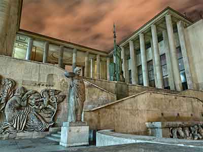the fountain of Palais de Tokyo