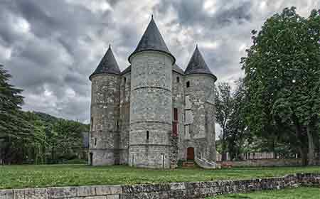 Bordeaux châteaux and chapel